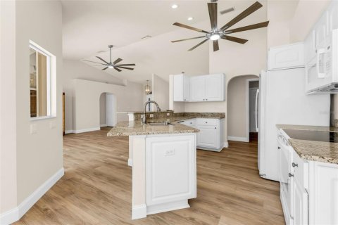 Villa ou maison à vendre à Punta Gorda, Floride: 3 chambres, 159.88 m2 № 2361185 - photo 17