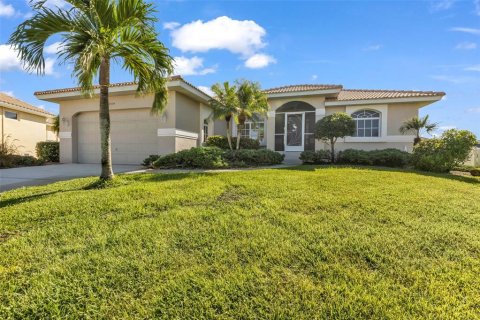 House in Punta Gorda, Florida 3 bedrooms, 159.88 sq.m. № 2361185