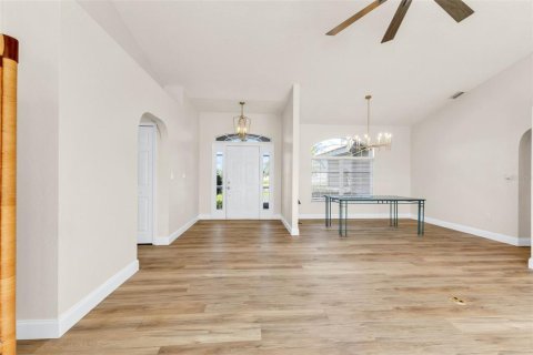 Villa ou maison à vendre à Punta Gorda, Floride: 3 chambres, 159.88 m2 № 2361185 - photo 5