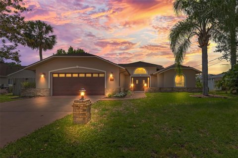 Casa en venta en Palm Coast, Florida, 3 dormitorios, 210.52 m2 № 1767114 - foto 2