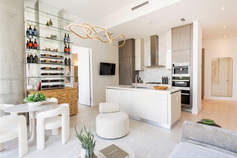 Снять в аренду кондоминиум в Майами, Флорида 2 спальни, 102.66м2, № 2005495 - фото 2