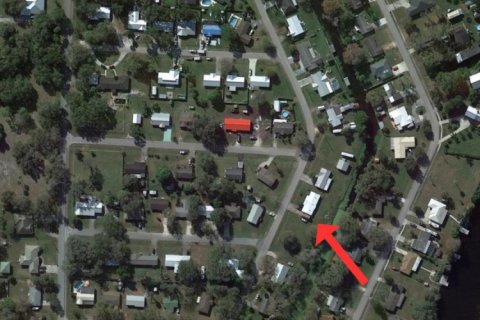 Casa en venta en Okeechobee, Florida, 4 dormitorios, 210.8 m2 № 1050172 - foto 1