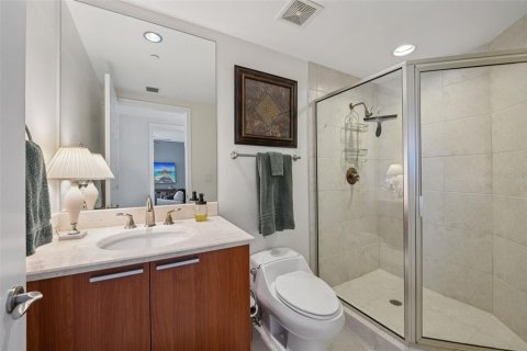 Condo in Daytona Beach, Florida, 2 bedrooms № 2143521 - photo 17