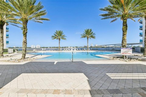 Condo in Daytona Beach, Florida, 2 bedrooms № 2143521 - photo 23