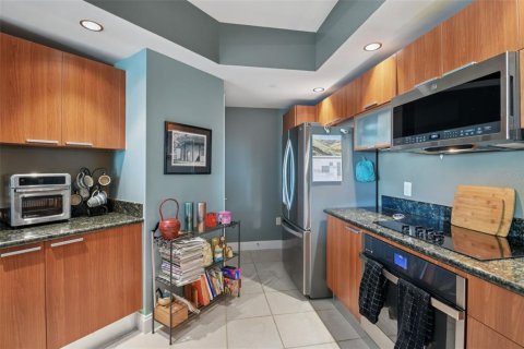 Condo in Daytona Beach, Florida, 2 bedrooms № 2143521 - photo 5
