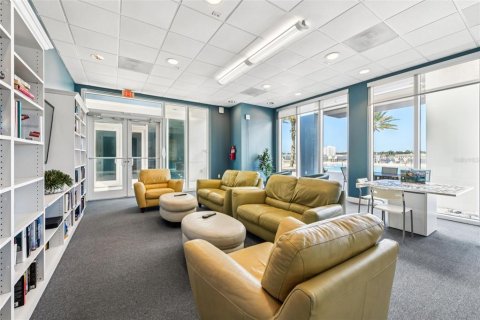 Condo in Daytona Beach, Florida, 2 bedrooms № 2143521 - photo 26