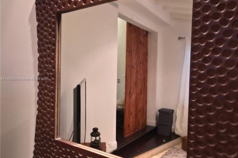 Casa en venta en Miami Beach, Florida, 4 dormitorios, 203.46 m2 № 1956429 - foto 18