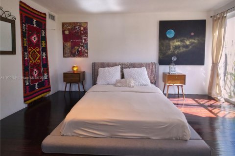 Casa en venta en Miami Beach, Florida, 4 dormitorios, 203.46 m2 № 1956429 - foto 12