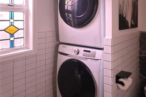 Casa en venta en Miami Beach, Florida, 4 dormitorios, 203.46 m2 № 1956429 - foto 24