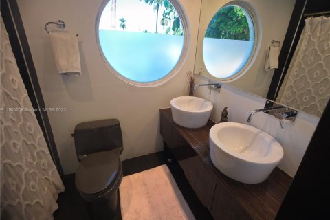 Casa en venta en Miami Beach, Florida, 4 dormitorios, 203.46 m2 № 1956429 - foto 10