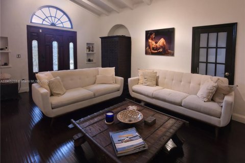 Casa en venta en Miami Beach, Florida, 4 dormitorios, 203.46 m2 № 1956429 - foto 30