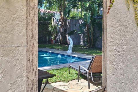 Casa en venta en Miami Beach, Florida, 4 dormitorios, 203.46 m2 № 1956429 - foto 26