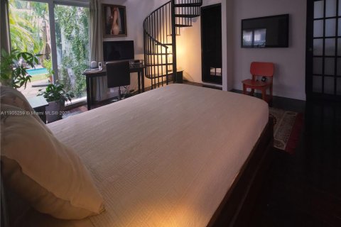 Casa en venta en Miami Beach, Florida, 4 dormitorios, 203.46 m2 № 1956429 - foto 7