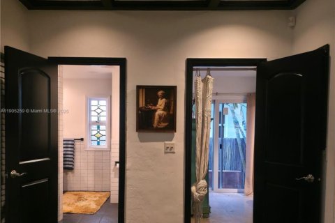 Casa en venta en Miami Beach, Florida, 4 dormitorios, 203.46 m2 № 1956429 - foto 22