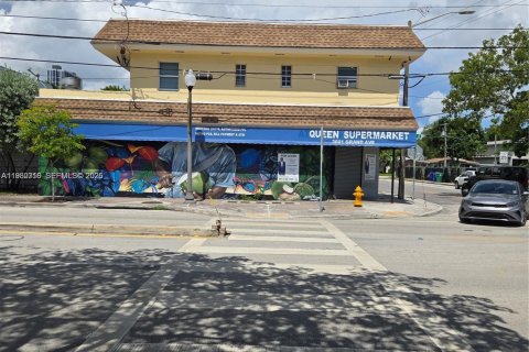 Commercial property in Miami, Florida № 2158609 - photo 2