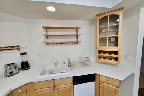 Снять в аренду кондоминиум в Майами-Бич, Флорида 1 спальня, 127.37м2, № 1982602 - фото 16