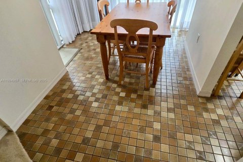 Снять в аренду кондоминиум в Майами-Бич, Флорида 1 спальня, 127.37м2, № 1982602 - фото 13