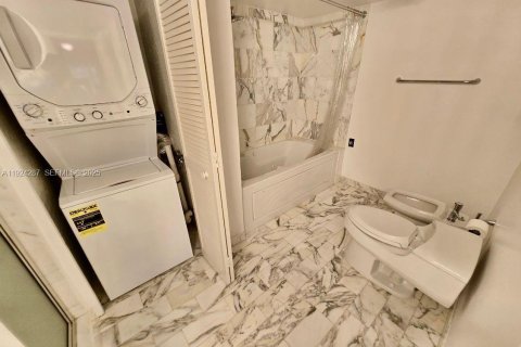 Снять в аренду кондоминиум в Майами-Бич, Флорида 1 спальня, 127.37м2, № 1982602 - фото 4