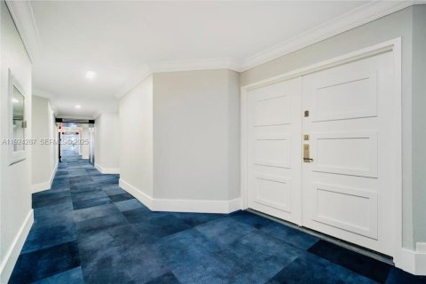 Снять в аренду кондоминиум в Майами-Бич, Флорида 1 спальня, 127.37м2, № 1982602 - фото 23