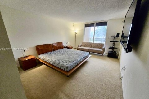 Снять в аренду кондоминиум в Майами-Бич, Флорида 1 спальня, 127.37м2, № 1982602 - фото 10