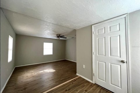 Villa ou maison à louer à Saint Petersburg, Floride: 4 chambres, 150.5 m2 № 2145129 - photo 5