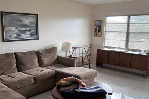 Condominio en venta en Boca Raton, Florida, 2 dormitorios, 76.09 m2 № 1984967 - foto 3