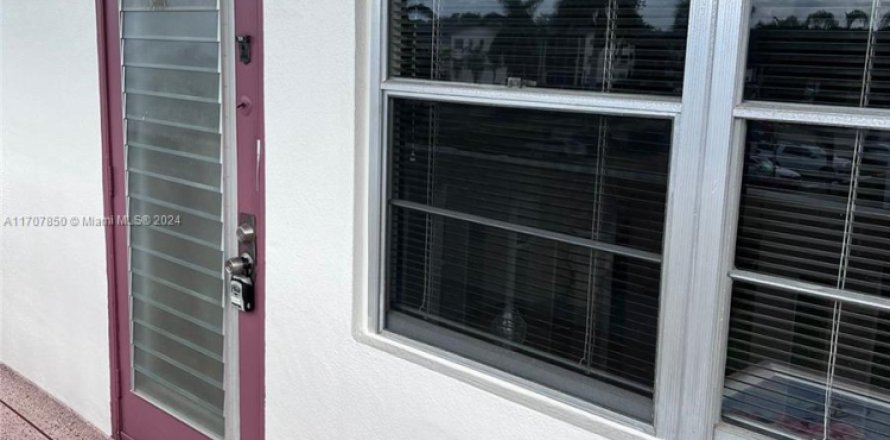 Condominio en Boca Raton, Florida, 2 dormitorios № 1984967