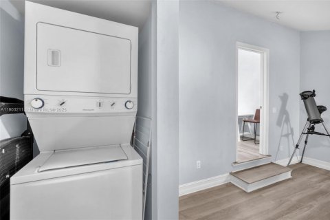 Touwnhouse à vendre à Fort Lauderdale, Floride: 2 chambres, 94.02 m2 № 1955635 - photo 17