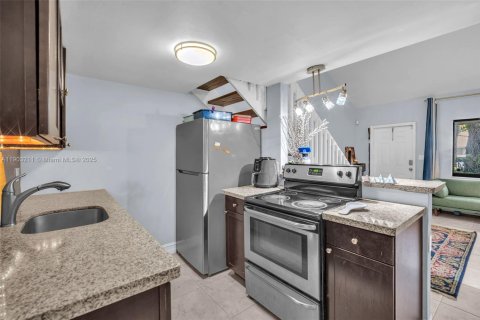 Touwnhouse à vendre à Fort Lauderdale, Floride: 2 chambres, 94.02 m2 № 1955635 - photo 13