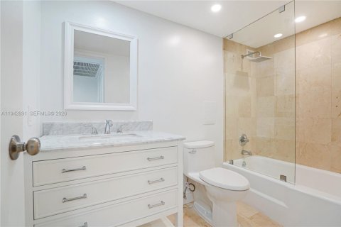 Appartement à louer à Miami Beach, Floride: 2 chambres, 46645.67 m2 № 1999275 - photo 5