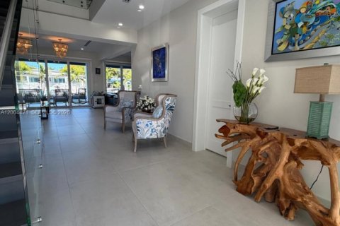 Casa en venta en Islamorada, Village of Islands, Florida, 5 dormitorios, 330.64 m2 № 2071094 - foto 6