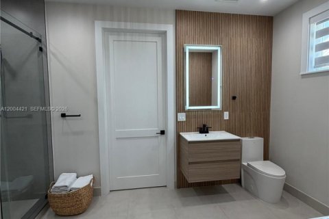 Casa en venta en Islamorada, Village of Islands, Florida, 5 dormitorios, 330.64 m2 № 2071094 - foto 21