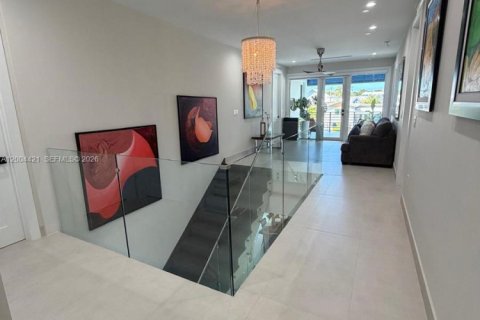 Casa en venta en Islamorada, Village of Islands, Florida, 5 dormitorios, 330.64 m2 № 2071094 - foto 17