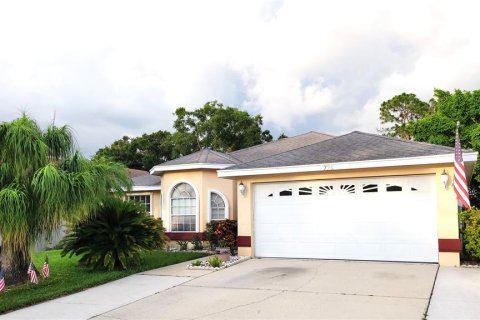 House in Palm Harbor, Florida 3 bedrooms, 158.21 sq.m. № 1837664 - photo 1
