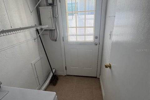 Casa en alquiler en Saint Petersburg, Florida, 3 dormitorios, 88.44 m2 № 1884272 - foto 16