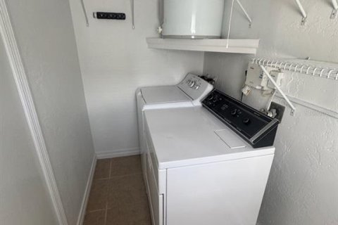 Casa en alquiler en Saint Petersburg, Florida, 3 dormitorios, 88.44 m2 № 1884272 - foto 15