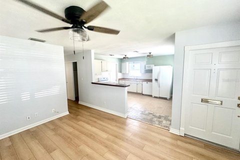 Casa en alquiler en Saint Petersburg, Florida, 3 dormitorios, 88.44 m2 № 1884272 - foto 6