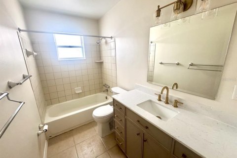 Casa en alquiler en Saint Petersburg, Florida, 3 dormitorios, 88.44 m2 № 1884272 - foto 12
