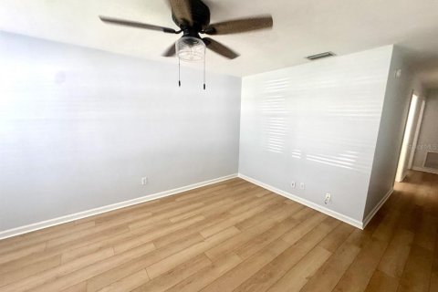 Casa en alquiler en Saint Petersburg, Florida, 3 dormitorios, 88.44 m2 № 1884272 - foto 7