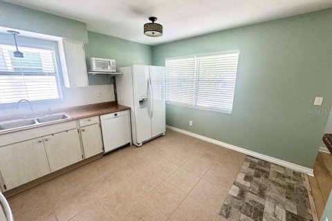 Casa en alquiler en Saint Petersburg, Florida, 3 dormitorios, 88.44 m2 № 1884272 - foto 5