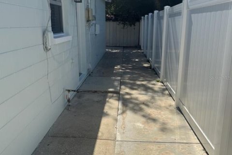 Casa en alquiler en Saint Petersburg, Florida, 3 dormitorios, 88.44 m2 № 1884272 - foto 19