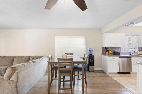 Casa en venta en Deltona, Florida, 5 dormitorios, 167.22 m2 № 1843168 - foto 16