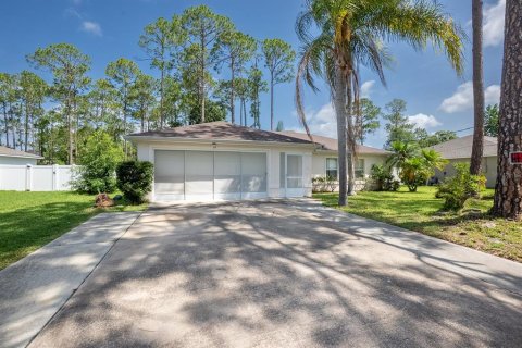 House in Palm Coast, Florida 3 bedrooms, 138.42 sq.m. № 1781384 - photo 1