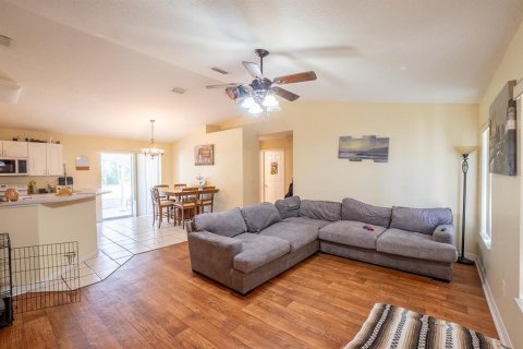 House in Palm Coast, Florida 3 bedrooms, 138.42 sq.m. № 1781384 - photo 2