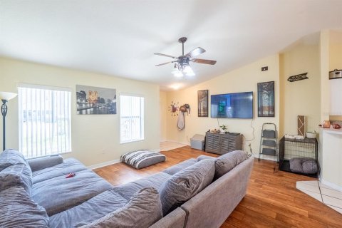 House in Palm Coast, Florida 3 bedrooms, 138.42 sq.m. № 1781384 - photo 4