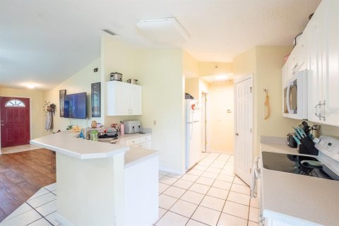 House in Palm Coast, Florida 3 bedrooms, 138.42 sq.m. № 1781384 - photo 11