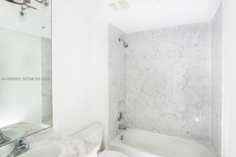Снять в аренду кондоминиум в Майами, Флорида 2 спальни, 136.94м2, № 2055673 - фото 18