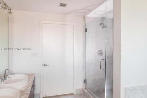 Снять в аренду кондоминиум в Майами, Флорида 2 спальни, 136.94м2, № 2055673 - фото 16