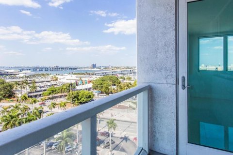 Снять в аренду кондоминиум в Майами, Флорида 2 спальни, 136.94м2, № 2055673 - фото 7
