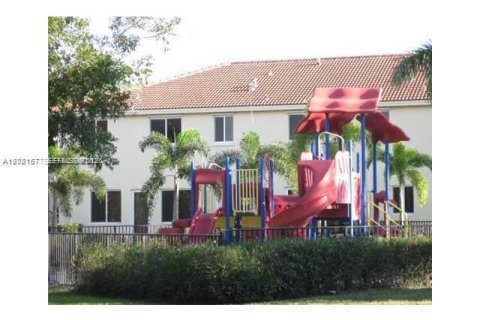 Copropriété à vendre à Miami Gardens, Floride: 3 chambres, 128.02 m2 № 2256923 - photo 9